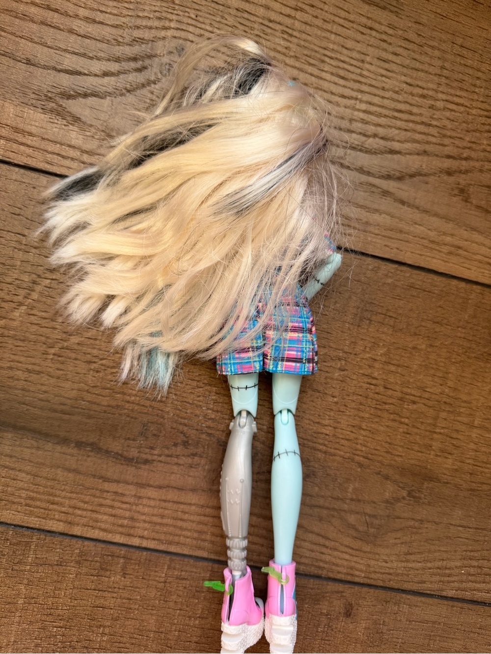 Monster High Frankie Stein 11" Gen 3 Barbie Doll - Picture 3 of 4